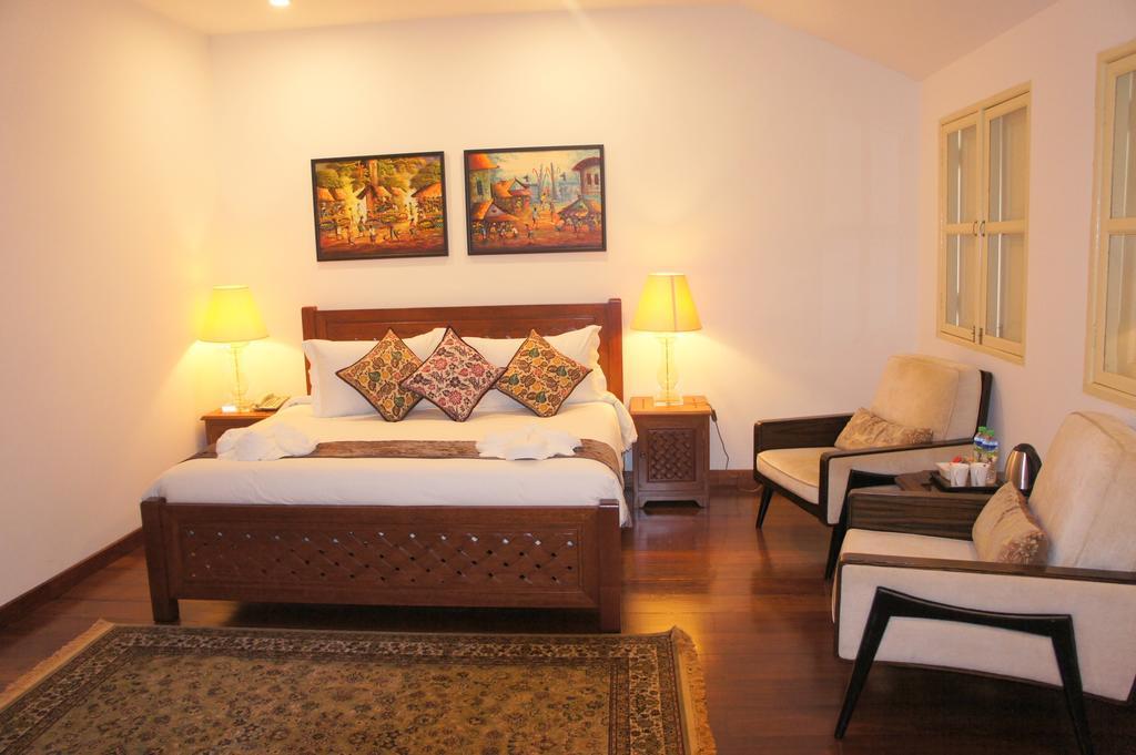Heeren Palm Suites Malacca Εξωτερικό φωτογραφία