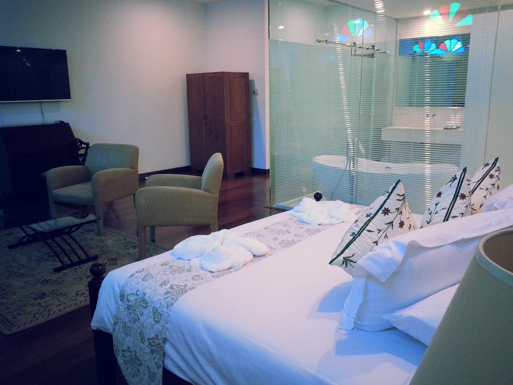 Heeren Palm Suites Malacca Δωμάτιο φωτογραφία