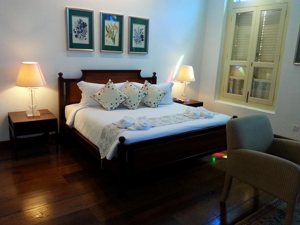 Heeren Palm Suites Malacca Δωμάτιο φωτογραφία