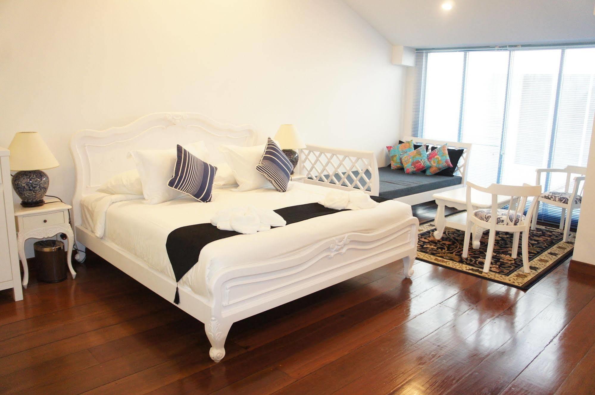Heeren Palm Suites Malacca Εξωτερικό φωτογραφία