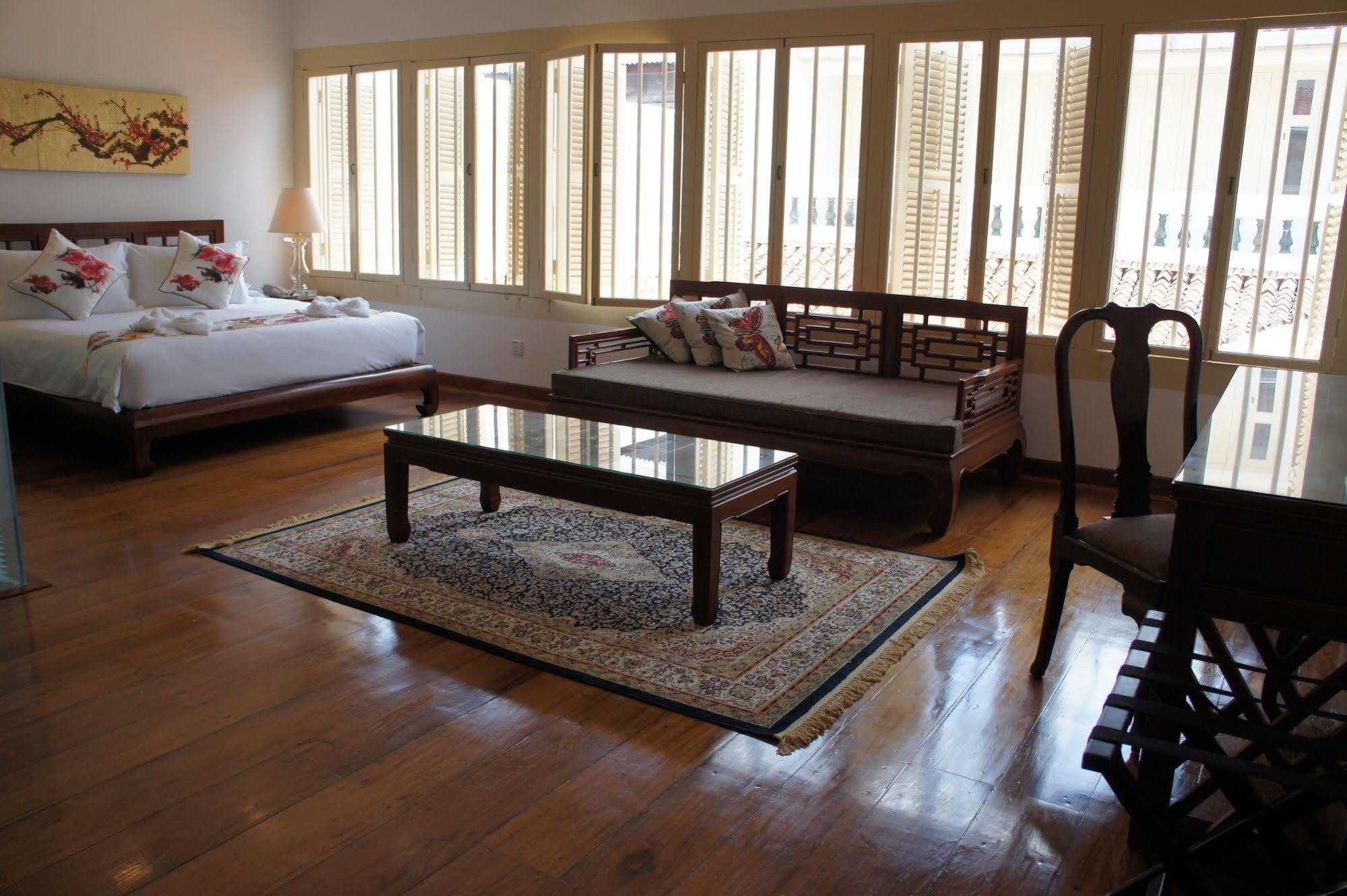 Heeren Palm Suites Malacca Εξωτερικό φωτογραφία