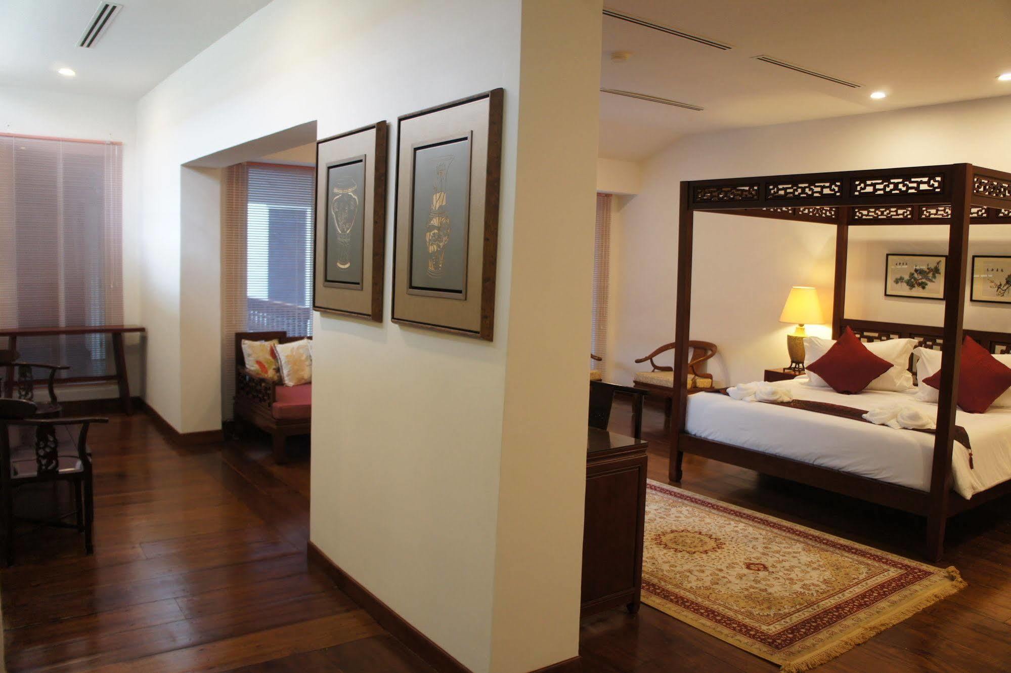 Heeren Palm Suites Malacca Εξωτερικό φωτογραφία