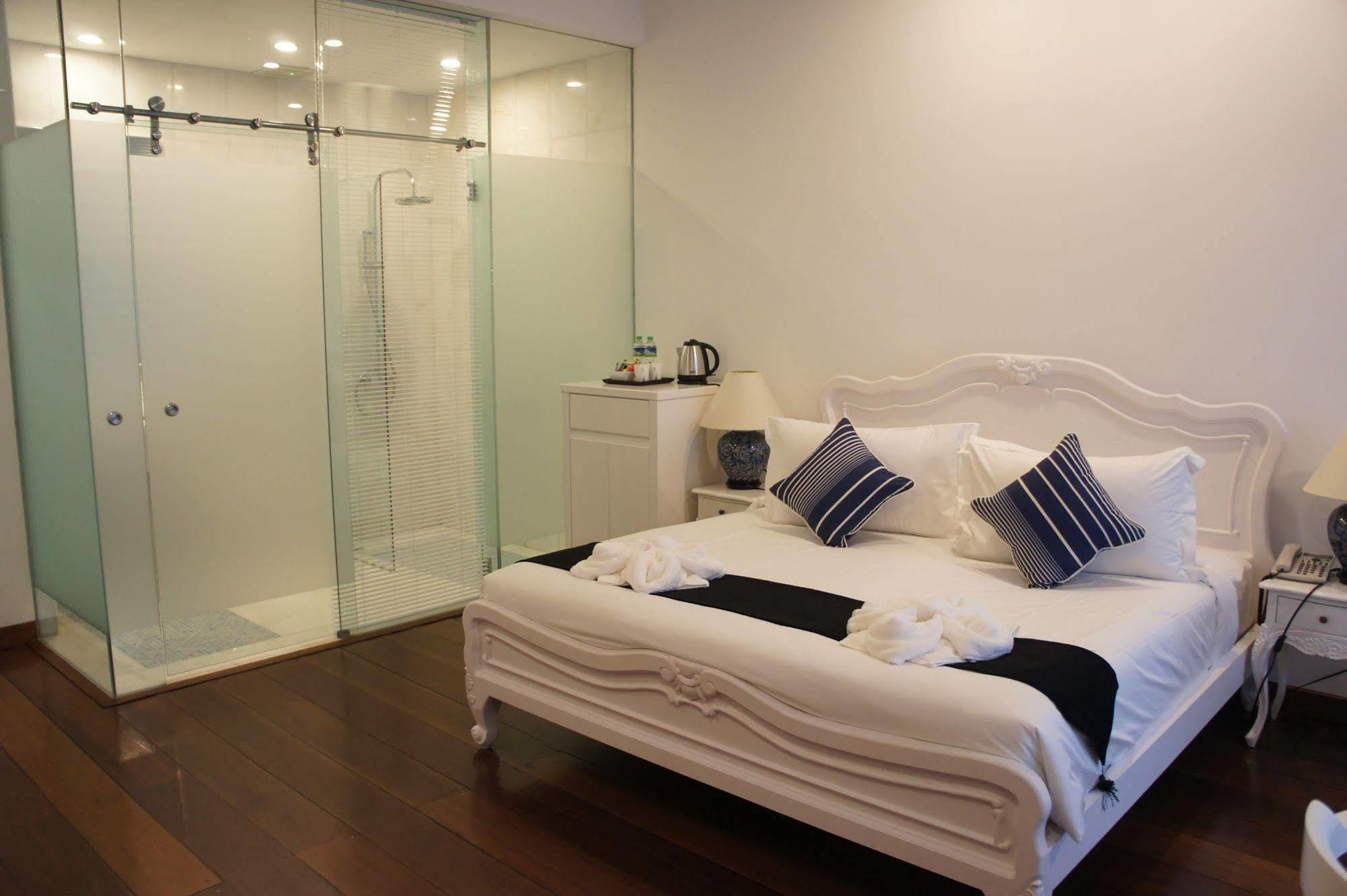 Heeren Palm Suites Malacca Εξωτερικό φωτογραφία